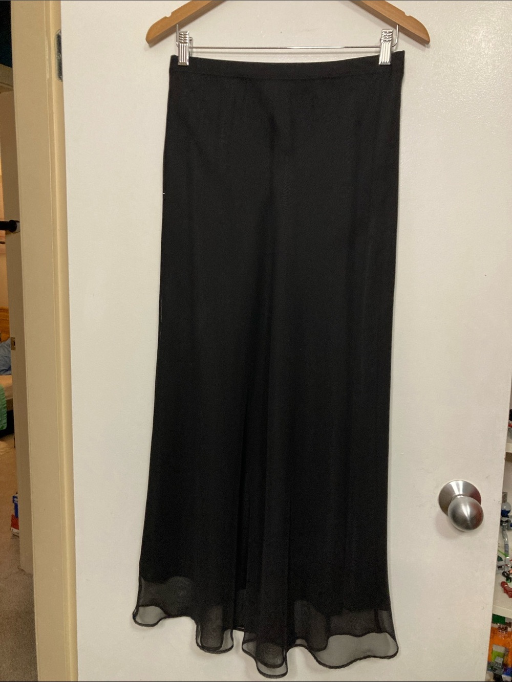 Vintage Mantles “petite” Black Flowing skirt 8